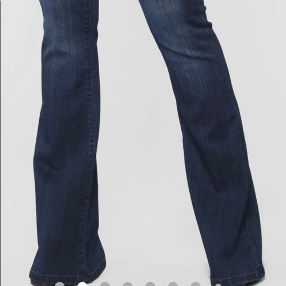 Fashion Nova Flare out jeans